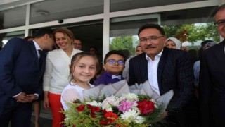 Vali Çiçek: “Hacıların geleceği emin ellerde”