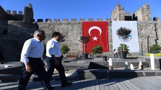 Vali Çiçek ve Başkan Büyükkılıçtan Kale ve Müze ziyareti