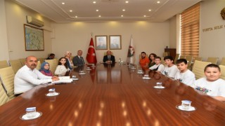 Vali Karadeniz, geleceğin kaşif ve tasarımcılarını kutladı