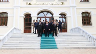 Vali Kızılkayadan kutsal görev ifa eden jandarma personeline teşekkür
