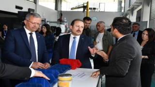 Vali Pehlivan, Model Fabrika ve İnovasyon Merkezinde incelemelerde bulundu