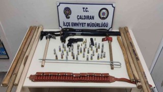 Vanda çeşitli suçlardan toplam 42 yıl hapis cezası bulunan 20 kişi tutuklandı