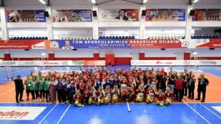 Veteranlar Badminton Şenliği başladı