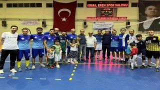 Voleybol turnuvasının şampiyonu Güroymak Milli Eğitim Müdürlüğü