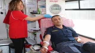 Yalovada jandarmadan kan bağışı