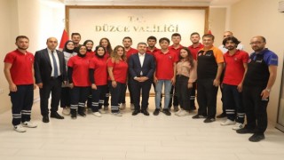 Yarışmaya katılan gençlerle Vali Atay buluştu