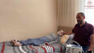 Yatağa bağımlı olarak yaşayan down sendromlu hastanın yardımına sağlık teşkilatı yetişti