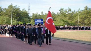 Yeni mühendislerin mezuniyet heyecanı