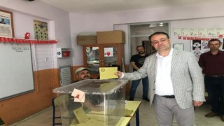 Yeni muhtarı belirmek için sandık başına gittiler