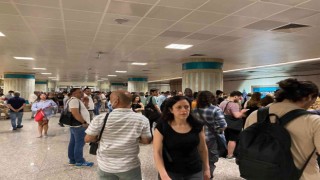 Yenikapıda metro arızalandı, vatandaş isyan etti