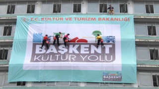 Yer çekimine meydan okudular, 35 metre yükseklikte resimle dansı birleştirdiler