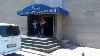 Yol ortasında trafiği durdurarak şınav çeken şahıs yakalandı