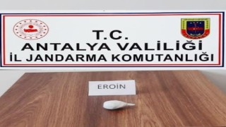 Yolcu üzerinde 18 gram eroin ele geçirildi