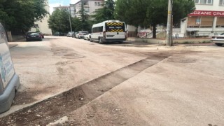 Yolu kesen çukur araç sürücülerinin korkulu rüyası oluyor