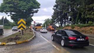 Zonguldak-Düzce yolu sel nedeniyle trafiğe kapandı