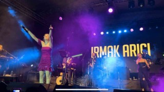 10 bin kişi Irmak Arıcı ve Kerim Arazla coştu