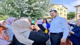 105 yaşındaki Fikriye ve 97 yaşındaki Fatma Ninenin Erdoğan sevgisi