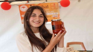 15. Şenkaya Kültür ve Bal Festivalinde 16 yaşında bal güzeli seçildi