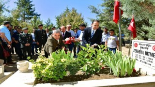 15 Temmuz şehidi kabri başında dualarla anıldı