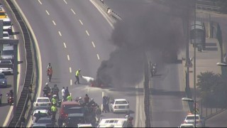 15 Temmuz Şehitler köprüsü girişinde motosiklet alev alev yandı
