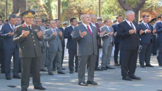 15 Temmuz şehitleri İzmirde törenle anıldı