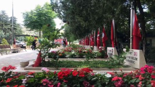 15 Temmuz şehitleri mezarları başında anıldı