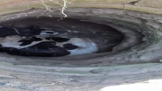 6 metrelik kuyuya düşen ineği ekipler kurtardı