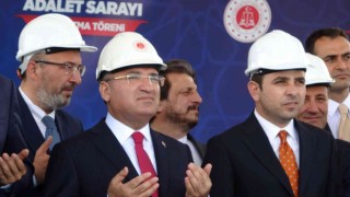 Adalet Bakanlığı bin 500 hakim ve savcı alacak