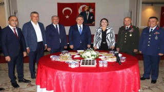 Adanada kent protokolü bayramlaştı