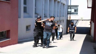 Adanada “niye yan baktın” kavgası: 1 ölü