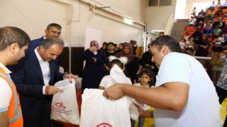 Adıyamanda yetimlere giysi desteğinde bulunuldu