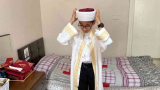 Ağlayarak gitmek istemediği Kuran Kursunu 3 yılda bitirip hafız oldu