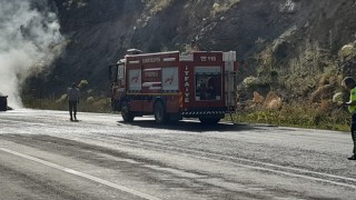 Ağrıda seyir halindeyken yanan otomobil küle döndü