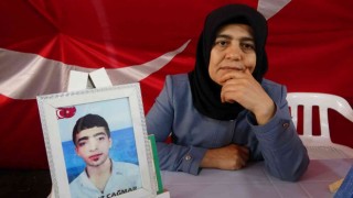 Ailelerin HDP il binası önündeki evlat nöbeti bin 53üncü gününde