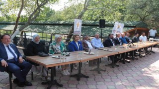 AK Parti, gazetecileri ağırladı