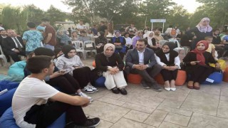 AK Parti Genel Başkan Yardımcısı Leyla Şahin Usta, Esenlerde gençlerle buluştu