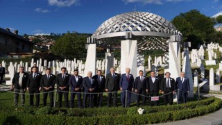 AK Parti Genel Başkanvekili Kurtulmuş, Kovaçi Şehitliğini ziyaret etti