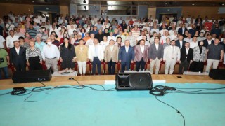 AK Parti İzmir İl Teşkilatı bayramlaşma programında bir araya geldi