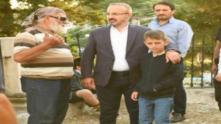 AK Partili Turan bayram namazını Lapsekide kıldı