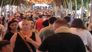 Alanya bayramında doldu taştı