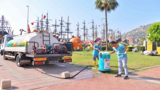 Alanyada bayram boyunca 3 bin 404 ton atık toplandı