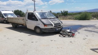 Alaşehirde motosiklet ile kamyonet çarpıştı: 1 ölü