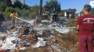 Alev alan çöp kamyonunu orman arazözü söndürdü