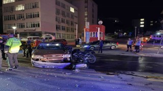 Ankarada motosiklet otomobile ok gibi saplandı: 2 yaralı