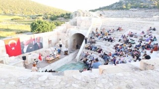 Antik meclis binasında bin 500 yıl sonra ilk resmi toplantı