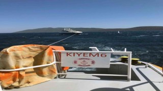 Arızalanan lüks yatı KIYEM ekipleri kurtardı
