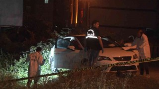 Arnavutköyde araç içerisinde bulunan aileye silahlı saldırı: 1 ölü 2 yaralı