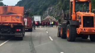 Artvinin Kemalpaşa ilçesinde heyelan: 1 ölü, 2 yaralı