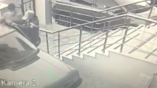 Ataşehirde üniversite öğrencisinin aracını saniyeler içinde çaldı