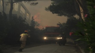 Atinada korkutan orman yangın: Bölge sakinleri tahliye edildi